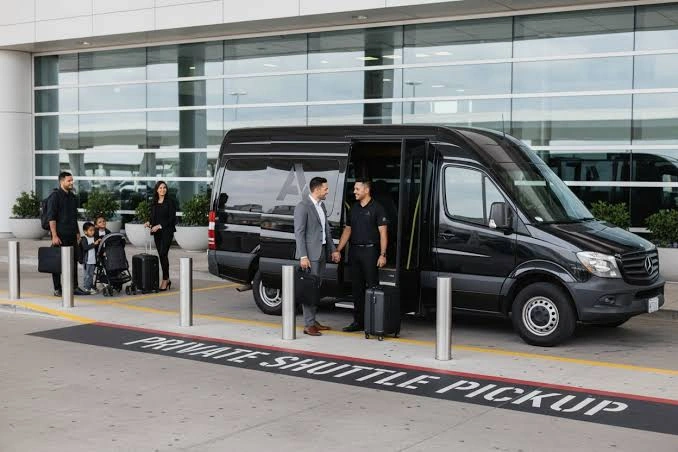 how do airport shuttles work
