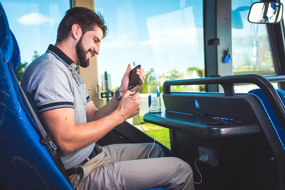does a charter bus have wifi