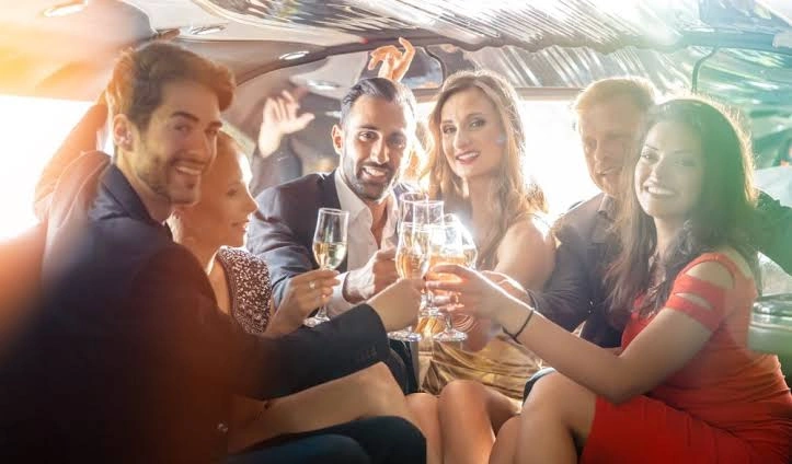 How to Arrange Luxury Transport for Concerts