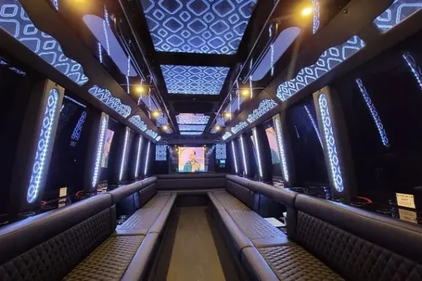how many people does a party bus hold